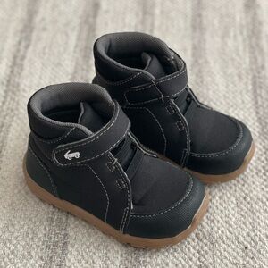 See Kai Run Basics Toddler Quinn Boots - EUC